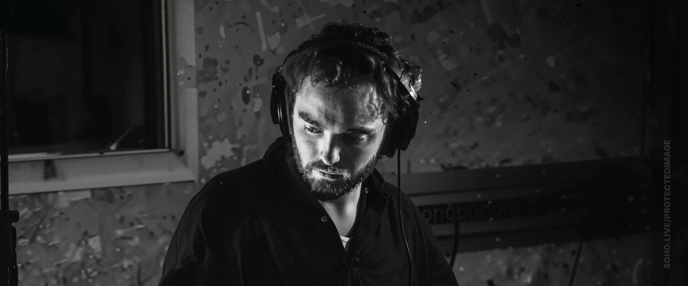 Studio Session Keys Player in Monochrome Nico Widdowson
