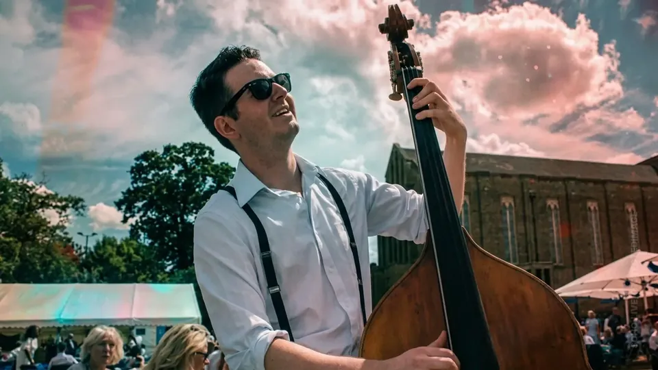 Tom Dring's Christmas Swing